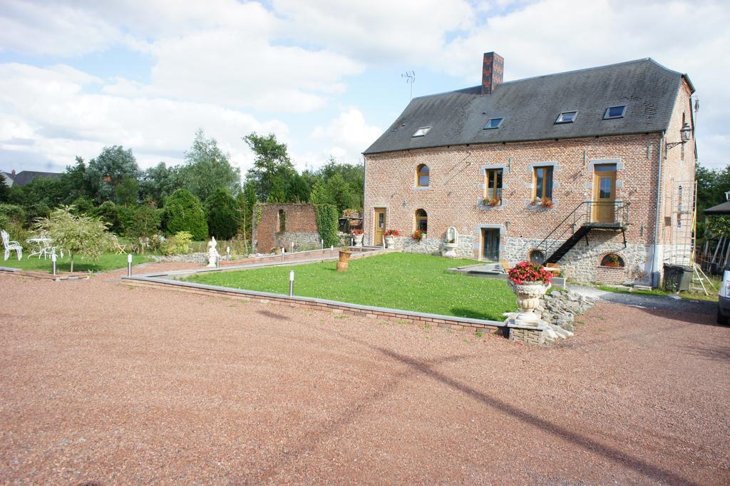 Aux Logis De La Solre Acomodação com café da manhã Ferrière-la-Petite Exterior foto