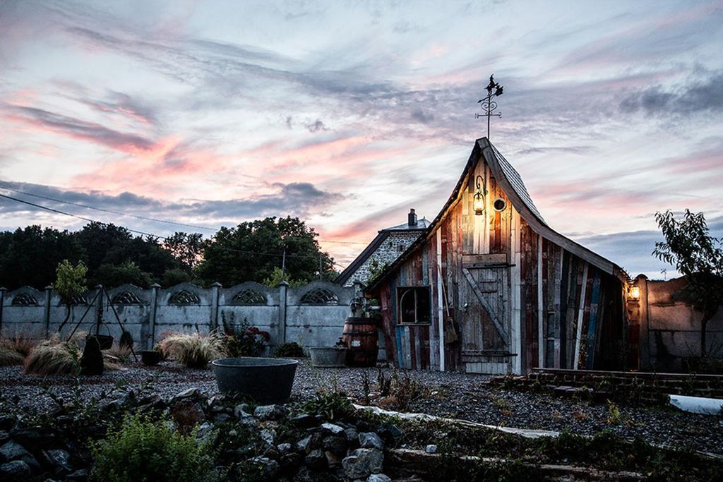 Aux Logis De La Solre Acomodação com café da manhã Ferrière-la-Petite Exterior foto