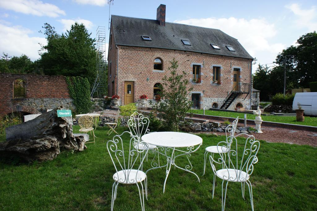Aux Logis De La Solre Acomodação com café da manhã Ferrière-la-Petite Exterior foto