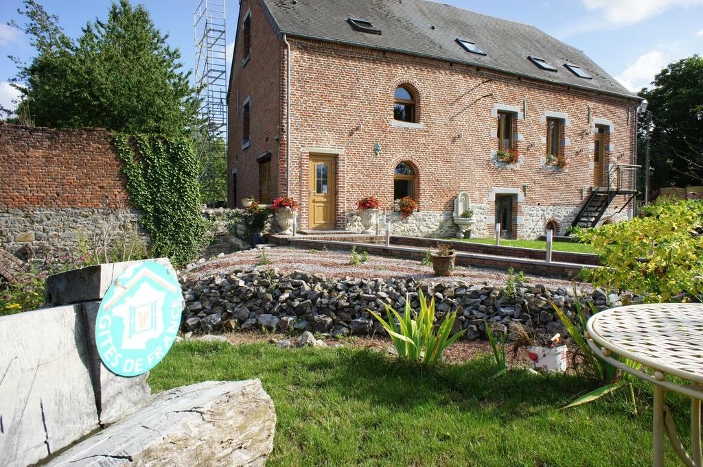 Aux Logis De La Solre Acomodação com café da manhã Ferrière-la-Petite Exterior foto