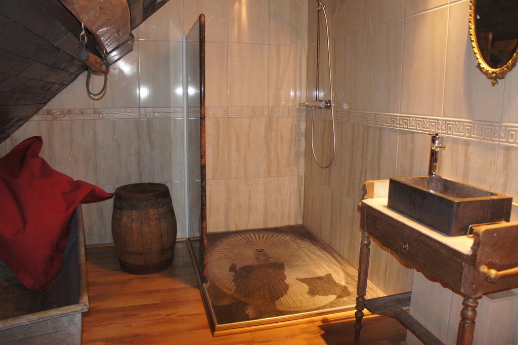Aux Logis De La Solre Acomodação com café da manhã Ferrière-la-Petite Quarto foto