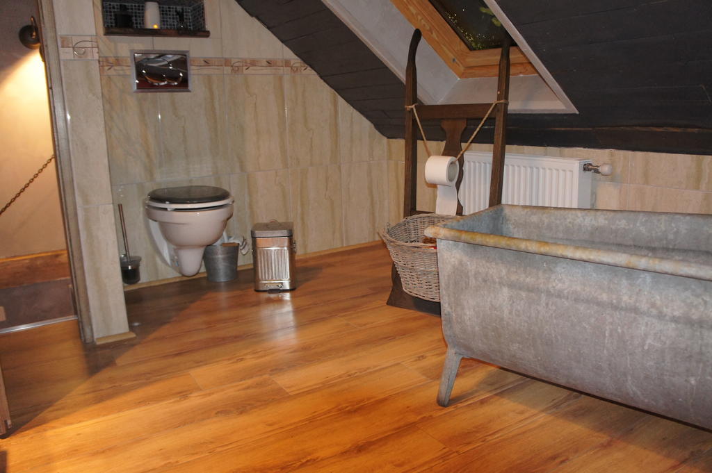 Aux Logis De La Solre Acomodação com café da manhã Ferrière-la-Petite Quarto foto