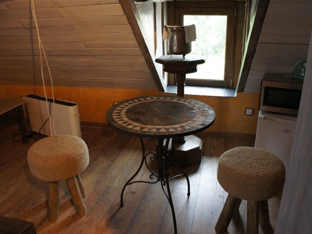 Aux Logis De La Solre Acomodação com café da manhã Ferrière-la-Petite Exterior foto